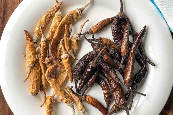 Mor_Milagai_Recipe_-_South_Indian_Sun_Dried_Chillies-1_1600