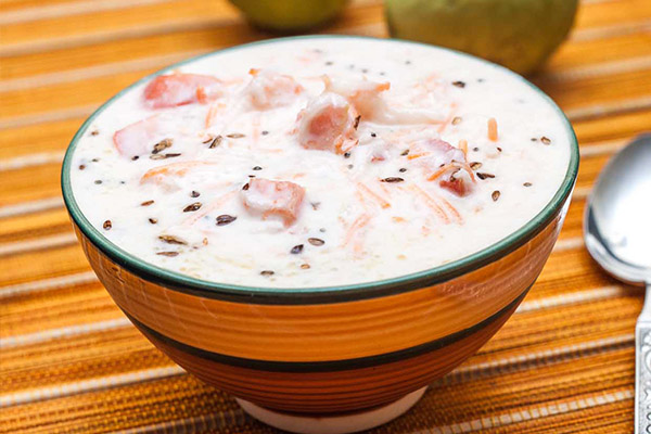 Dangar_Pachadi_with_Grated_Carrots_Urad_Dal_Raita-1